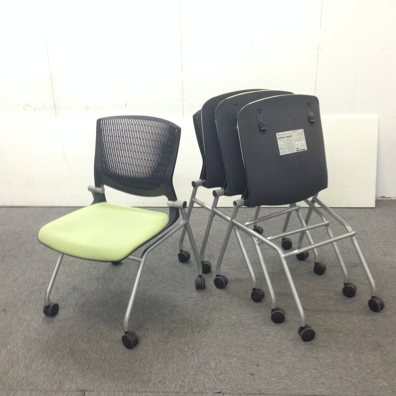 【セット商品】グラータチェアお得な4脚セット！！お買い得です☆
                        グラータ 
                                    中古
            