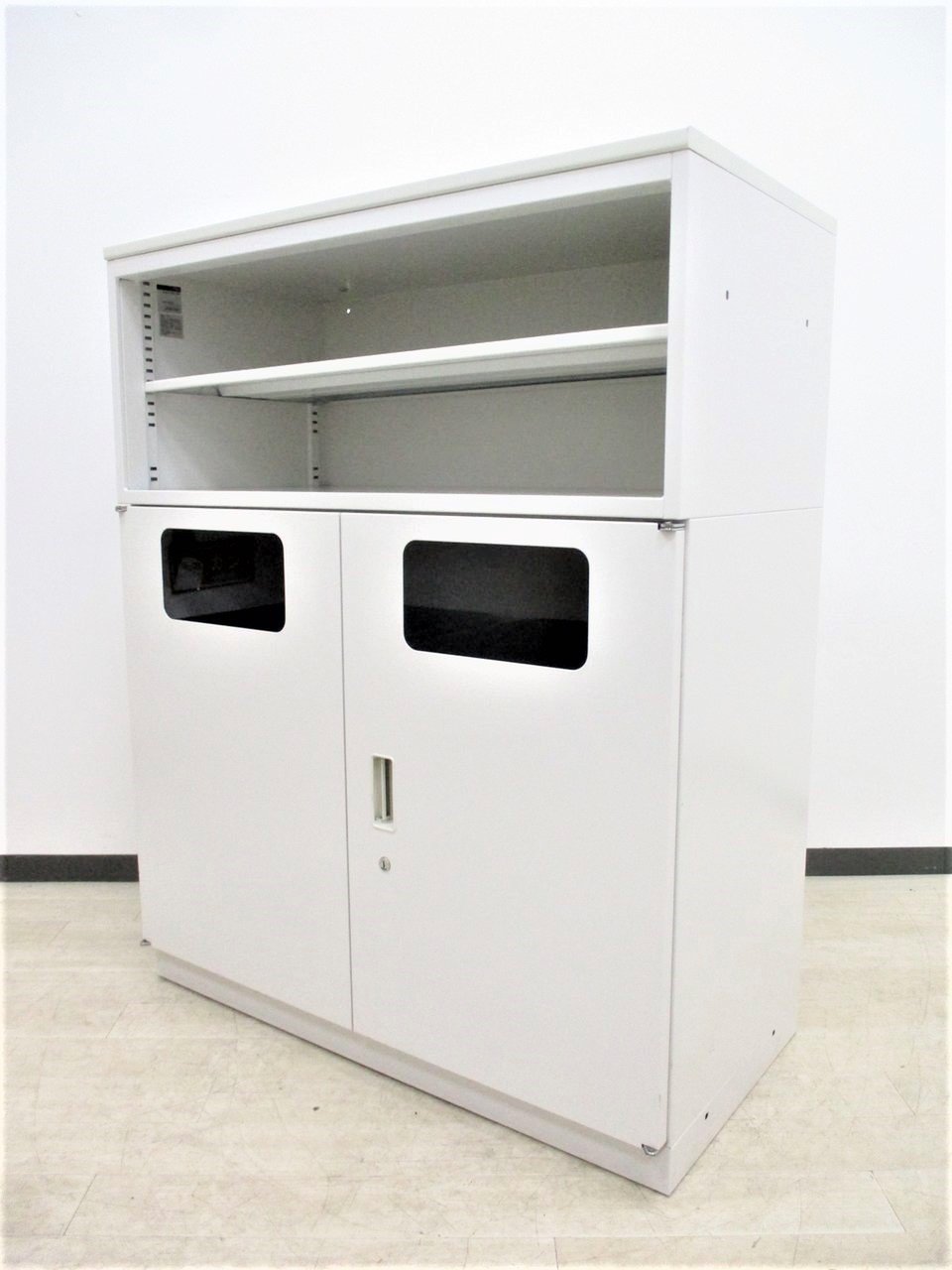 【滅多に入荷のない希少品！】
ダストボックスとオープンキャビネット一体型の上下セット！
                        シンライン 
                                    中古
            