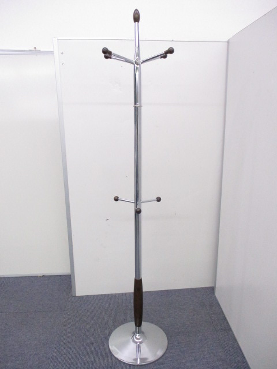 【KS】【あると便利！】ポール状のコートハンガーが入荷！
                        その他シリーズ
                                    中古
            