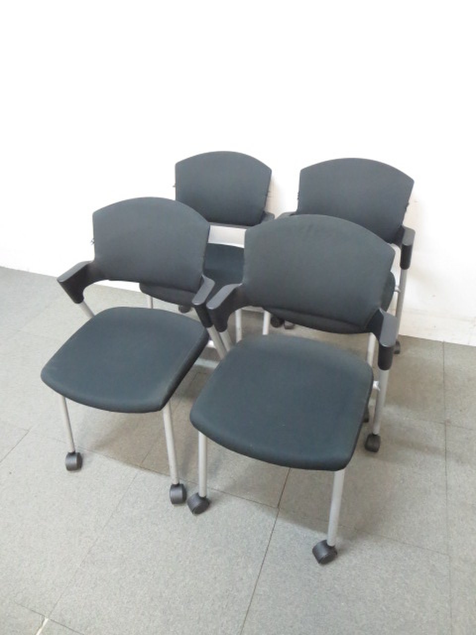 【ほつれ有りの為特価！4脚セット！】コクヨ製！プロッティシリーズ！【キャスター付き！】
                        プロッティ（キャスター付） 
                                    中古
            