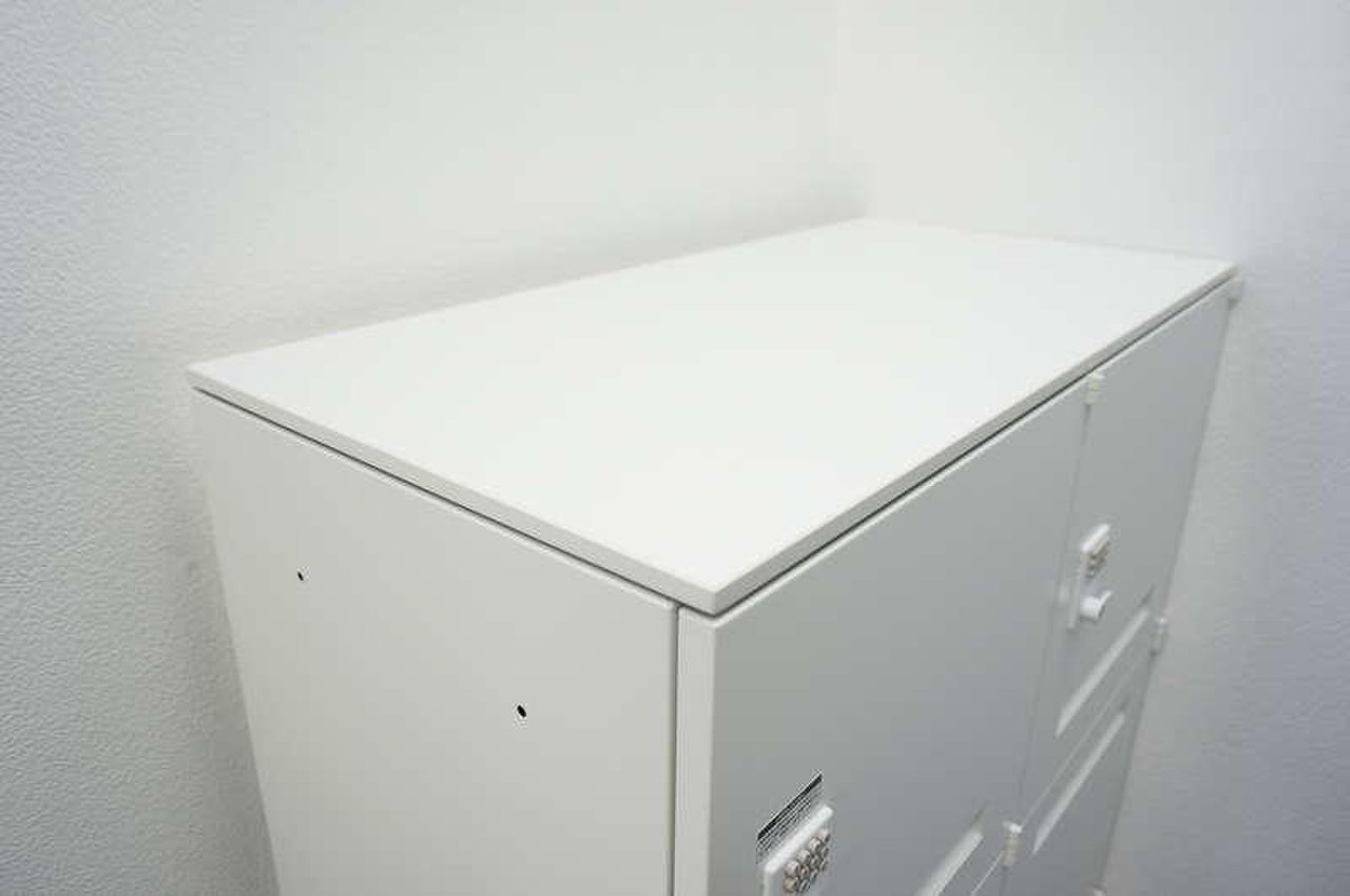 完売品！新品未使用タグ付♡ ur’s ボンディングオールインワン　ホワイト 4B53ZZ-ZA75 オカムラ レクトライン シェルビング 幅900 奥行450