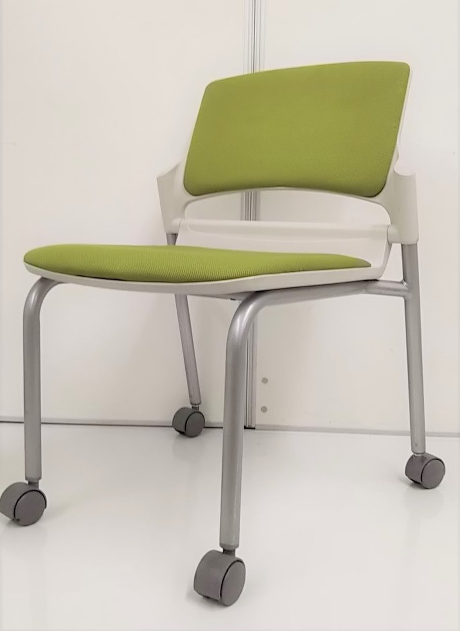 【価格重視】【在庫数が奇数の為お安く！！】内田洋行製MFチェア　縦に重ねて収納可能！
                        MF-180シリーズ 
                                    中古
            