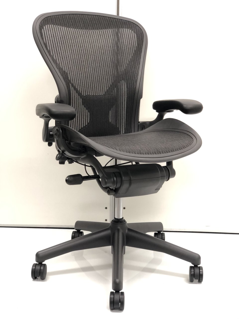 新古品】アーロンチェア Herman Miller/ハーマンミラー 肘付