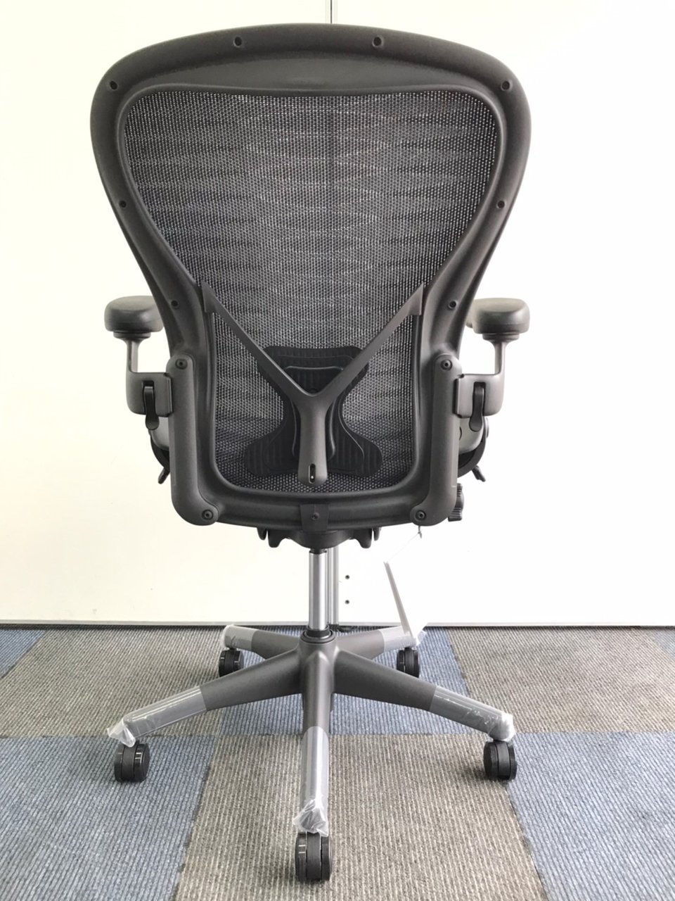新古品】アーロンチェア（ポスチャー フル装備） Herman Miller