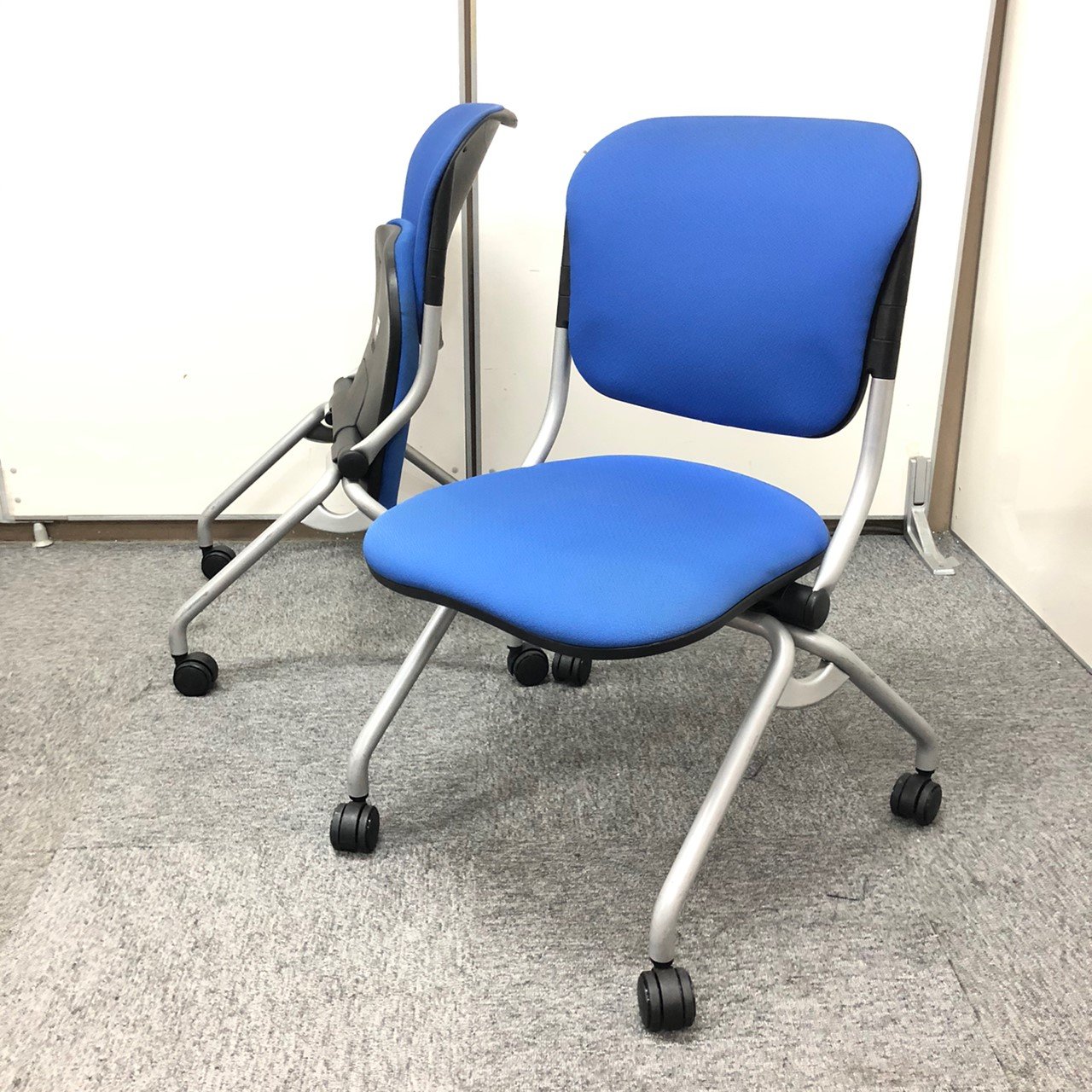 【お得】【2脚セット価格！！】国内トップメーカー製のネスティングチェア!　シンプルデザインであわせやすい
                        トーションライン 
                                    中古
            