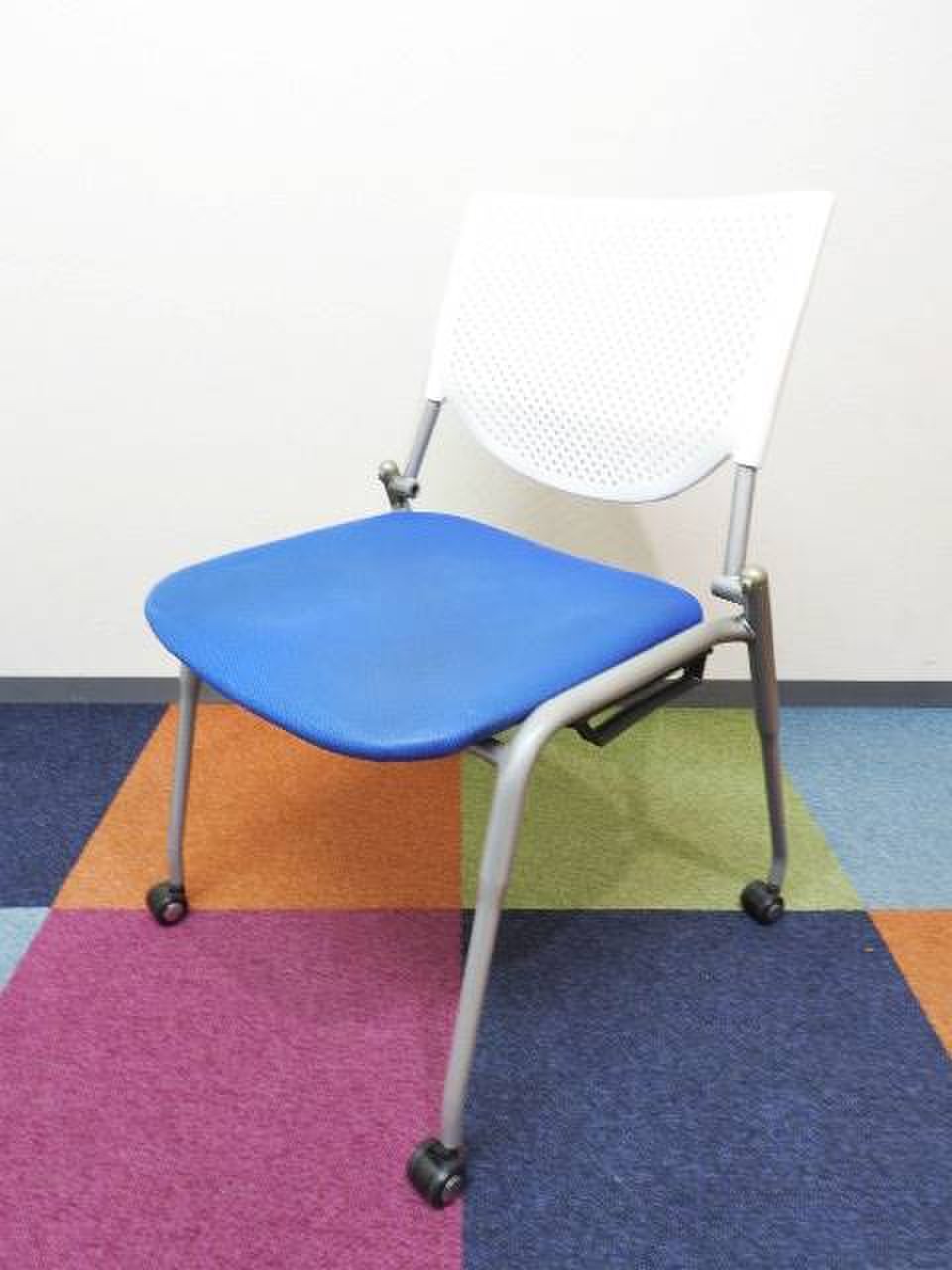 【売れ筋】背もたれホワイトが清潔感【RP】
                        プロスタック 
                                    中古
            