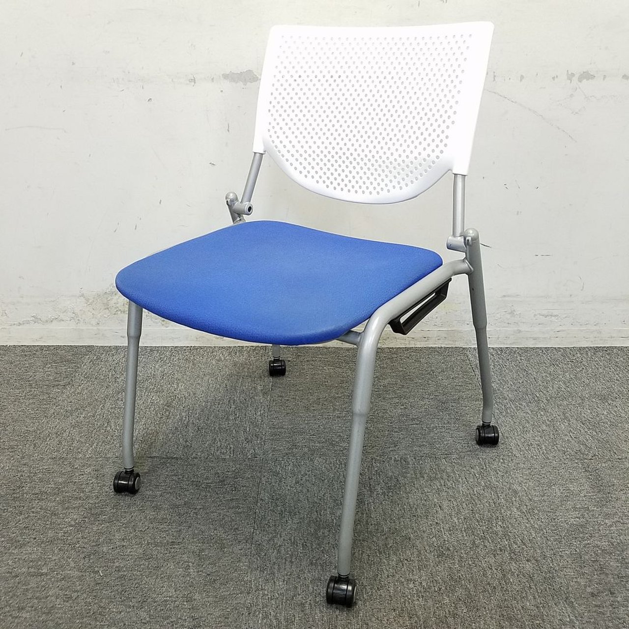 【42脚ロット入荷】オカムラ定番のプロスタック入荷！中古　オフィス家具　チェア　会議用チェア　ミーティング
                        プロスタック 
                                    中古
            