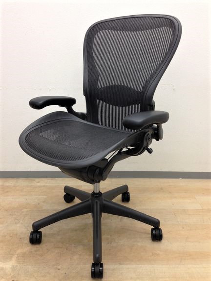 【オフィスチェアの横綱！】アーロンチェア　大型のCタイプ
全店50脚以上の大量入荷
                        アーロンチェア 
                                    新古品
            