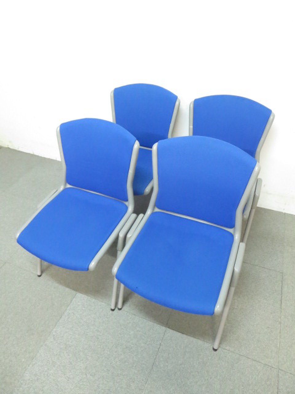 【4脚セット！】クロガネ製！スタッキングチェア！纏めて入荷です！【ブルー！】
                        その他シリーズ
                                    中古
            