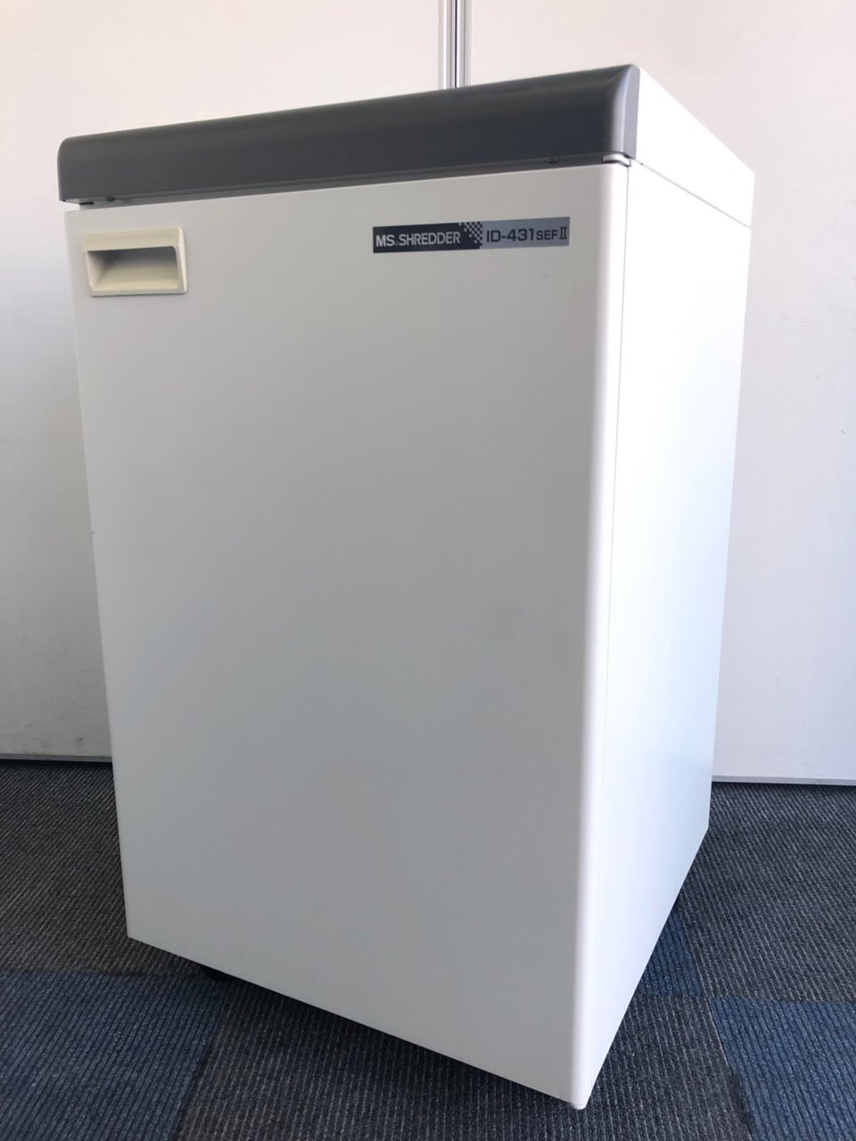 【オフィスに1台は欲しい】紙の処分が楽に【業務用シュレッダー】
                        IDシリーズ 
                                    中古
            