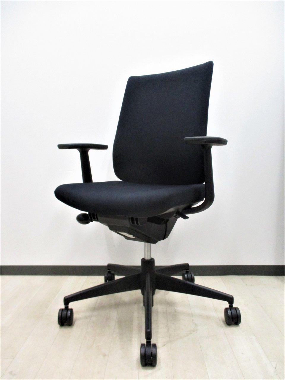 【状態良好】低価格でカッコイイ！ウィザードチェア　中古希少シリーズの入荷です！
                        ウィザード2 
                                    中古
            