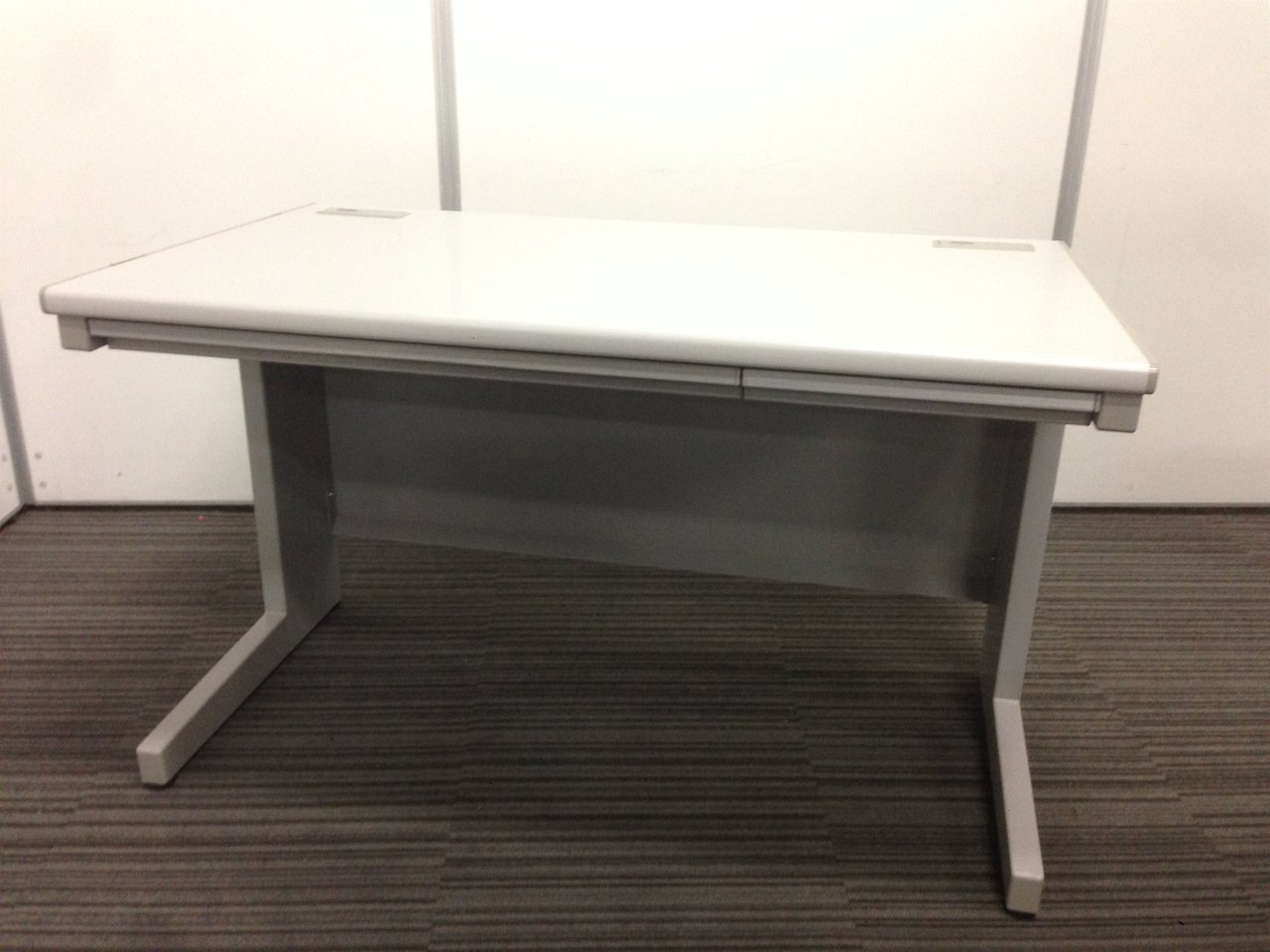 7台入荷！根強い人気のFEEDシリーズが今なら揃います！【内田洋行製】
                        FEED
                                    中古
            