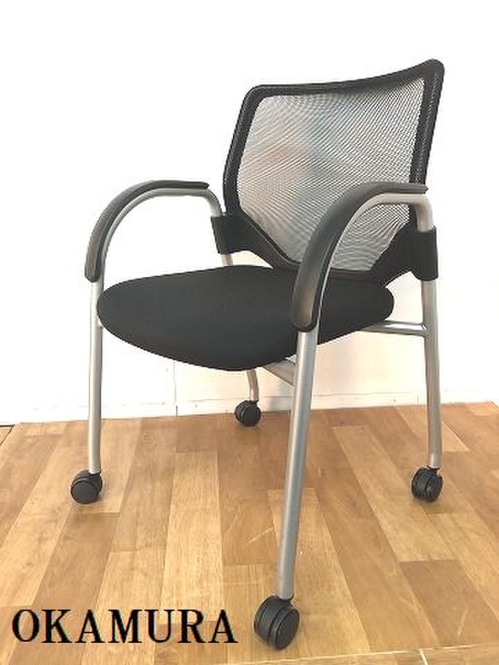 【長時間の打ち合わせも快適な座り心地のミーティングチェアの入荷です！！】
                        エアリ 
                                    中古
            