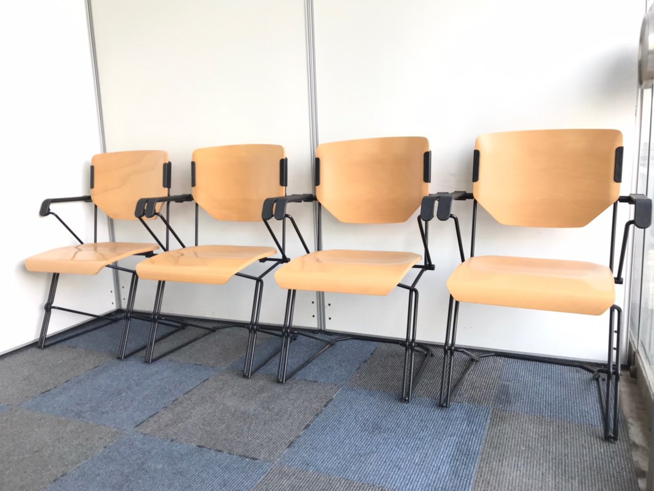 【お得な4脚1セット】珍しい木製のナチュラル色【存在感抜群です】
                        その他シリーズ
                                    中古
            