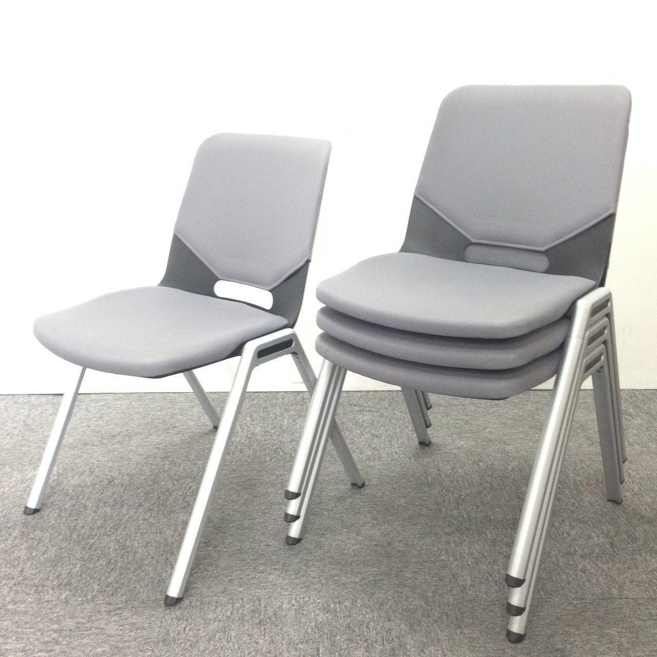 使用時以外は重ねて収納可能！コクヨ製｜スタッキングチェア！【限定4脚】
                        パレード(Parade)
                                    中古
            