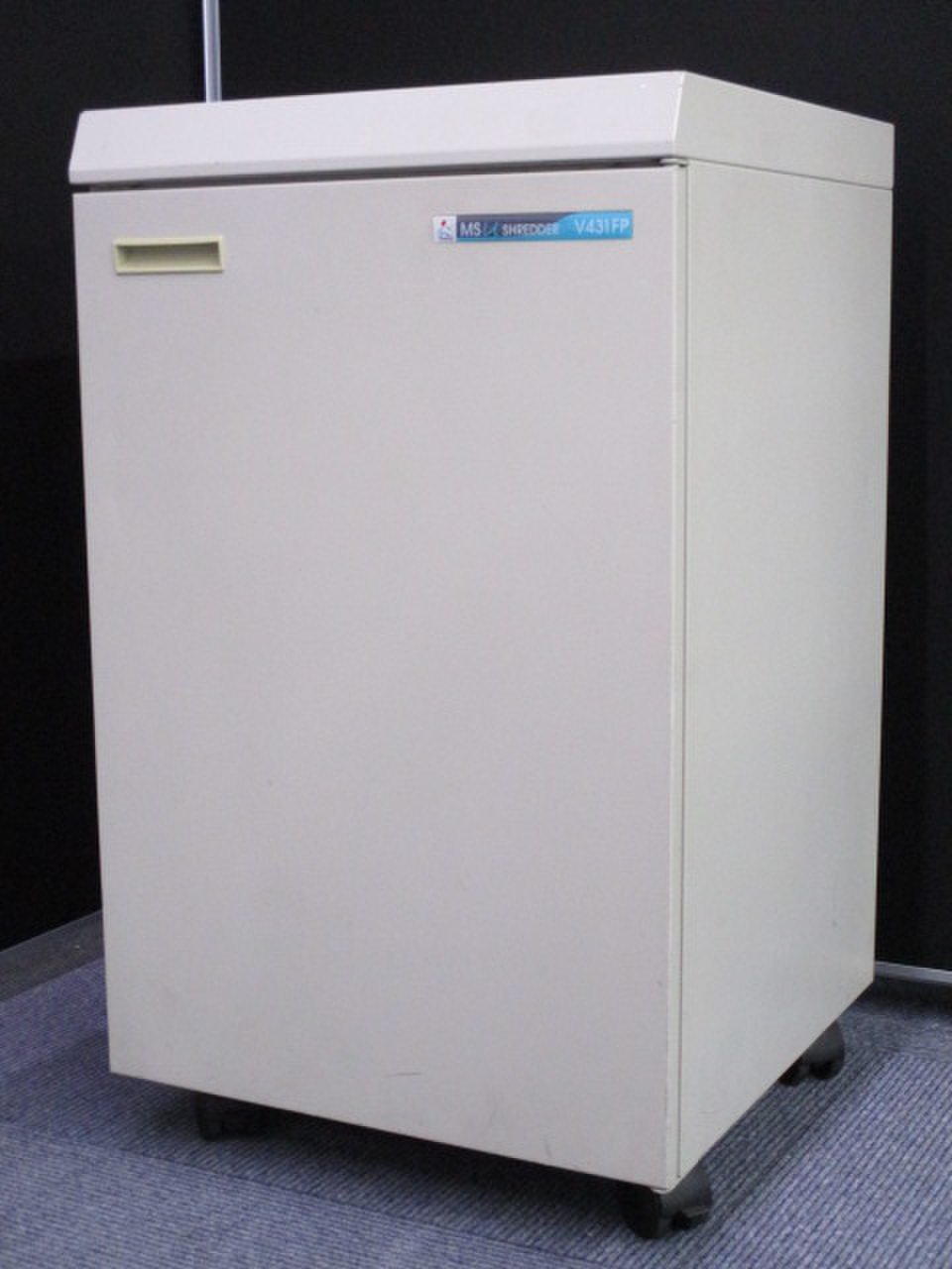 【KS】【半年間保証付き！】業務用のシュレッダー5万円で買えます！限定1台です！
                        Vシリーズ
                                    中古
            