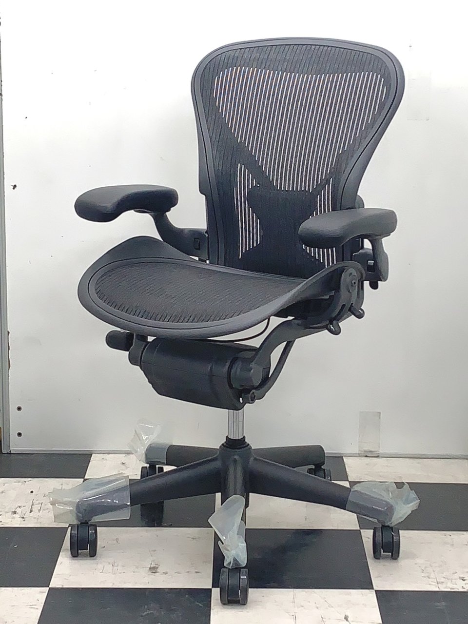 新古品】アーロンチェア Herman Miller/ハーマンミラー 肘付ハイバック