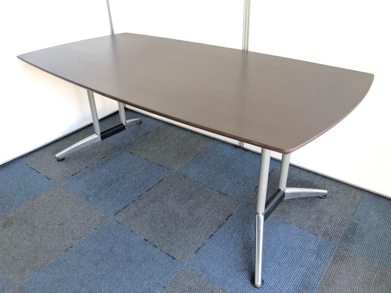 【高級感溢れるテーブル】4～6名でご利用がおすすめ【ボートタイプです】
                        ST-5200 
                                    中古
            