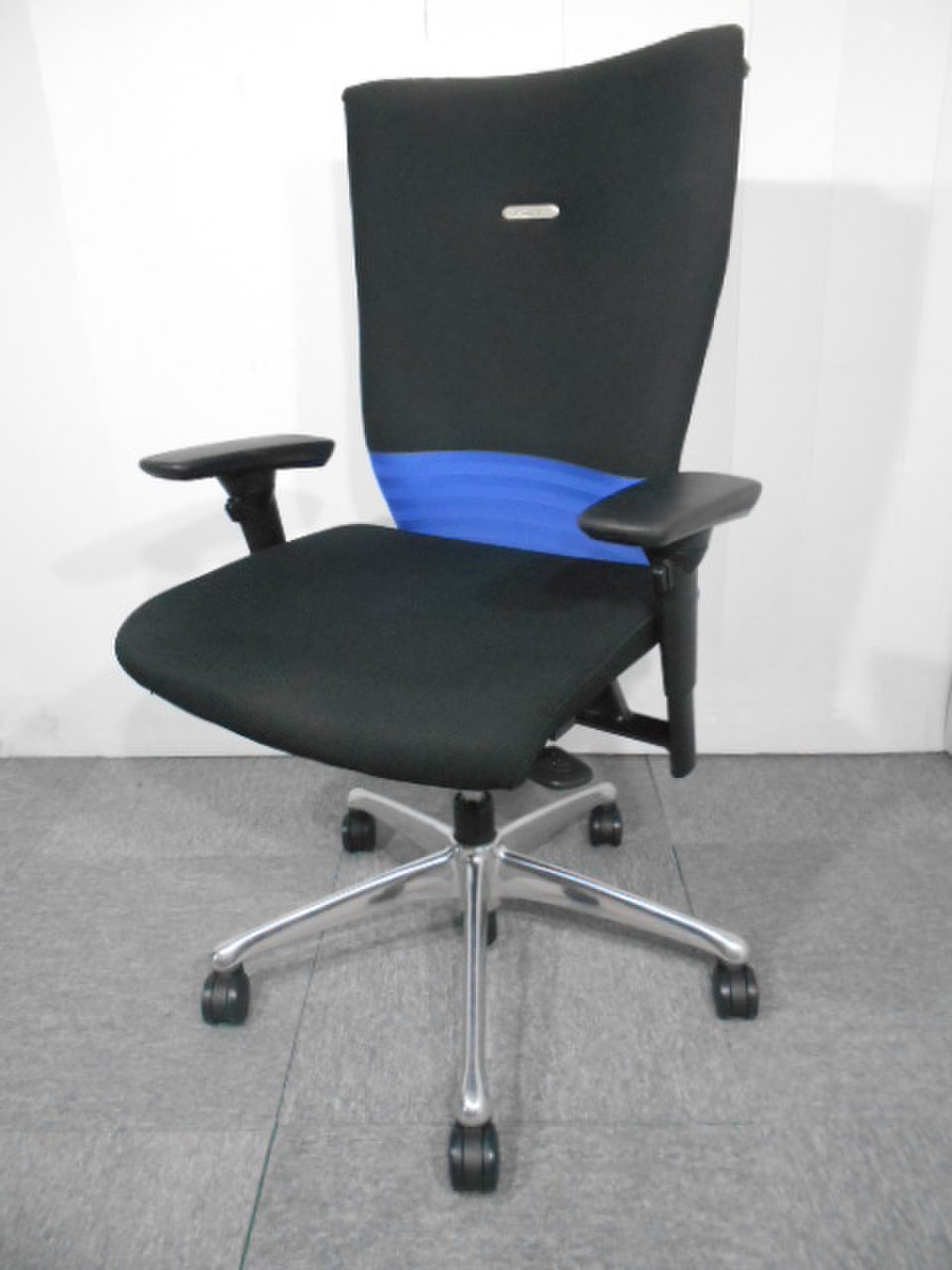 ロッキング不良のためお買い得価格！！オカムラ製｜フィーゴチェア！人気のブルー　【関西倉庫在庫品】
                        フィーゴチェア(feego)
                                    中古
            