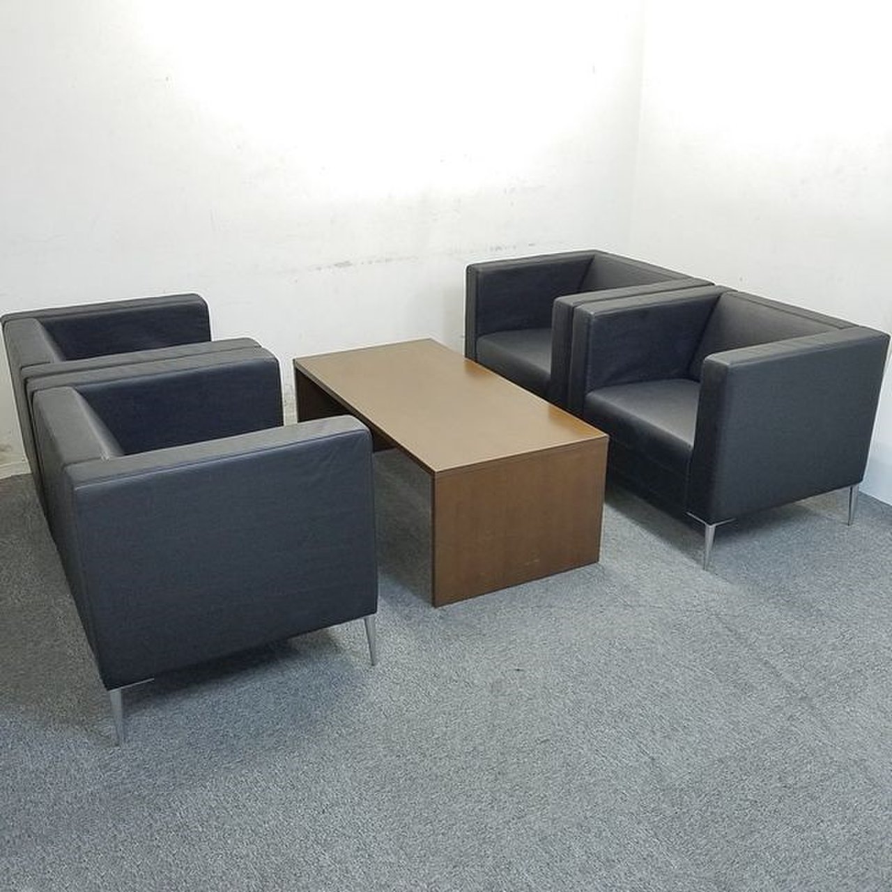 【1セット限定】ADAL社のシンプルでモダンなソファ入荷！中古　ソファ　オフィス
                        Craig（クレイグ）
                                    中古
            