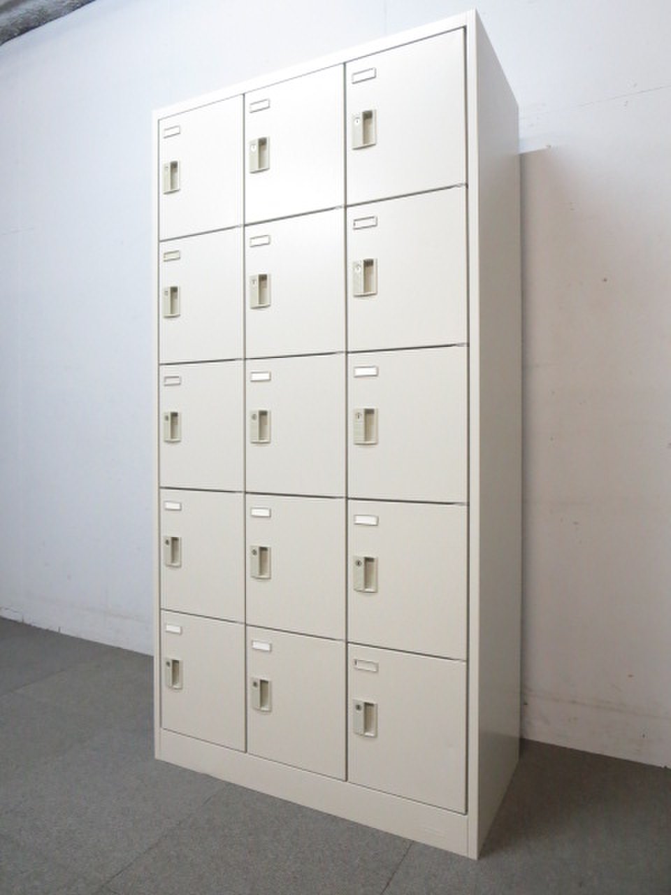 ■オカムラ製　15人用ロッカー（3列・5段）■【シューズボックス】【多人数ロッカー】【スクールロッカー】
                        その他シリーズ
                                    中古
            