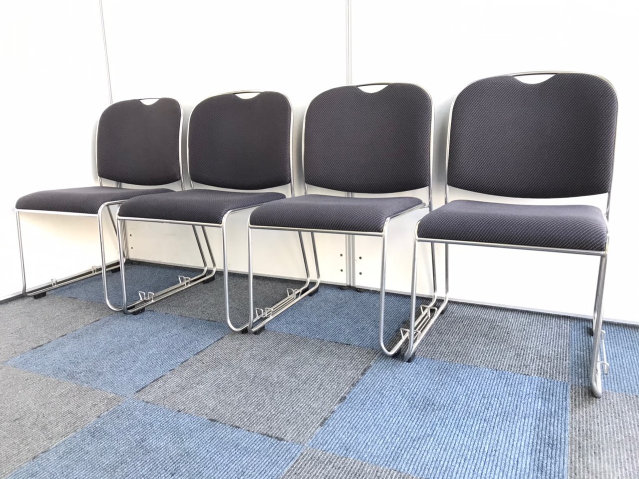 【まとめてがお得！】4脚1セット【あると便利なスタッキングチェア】
                        その他シリーズ
                                    中古
            