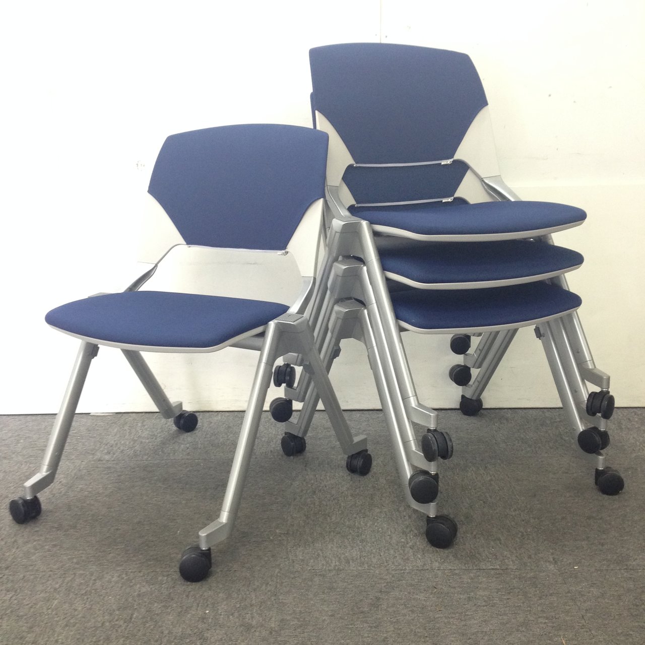 【セット商品】4脚まとめて購入でお得なセット品！
                        FM-320 
                                    中古
            