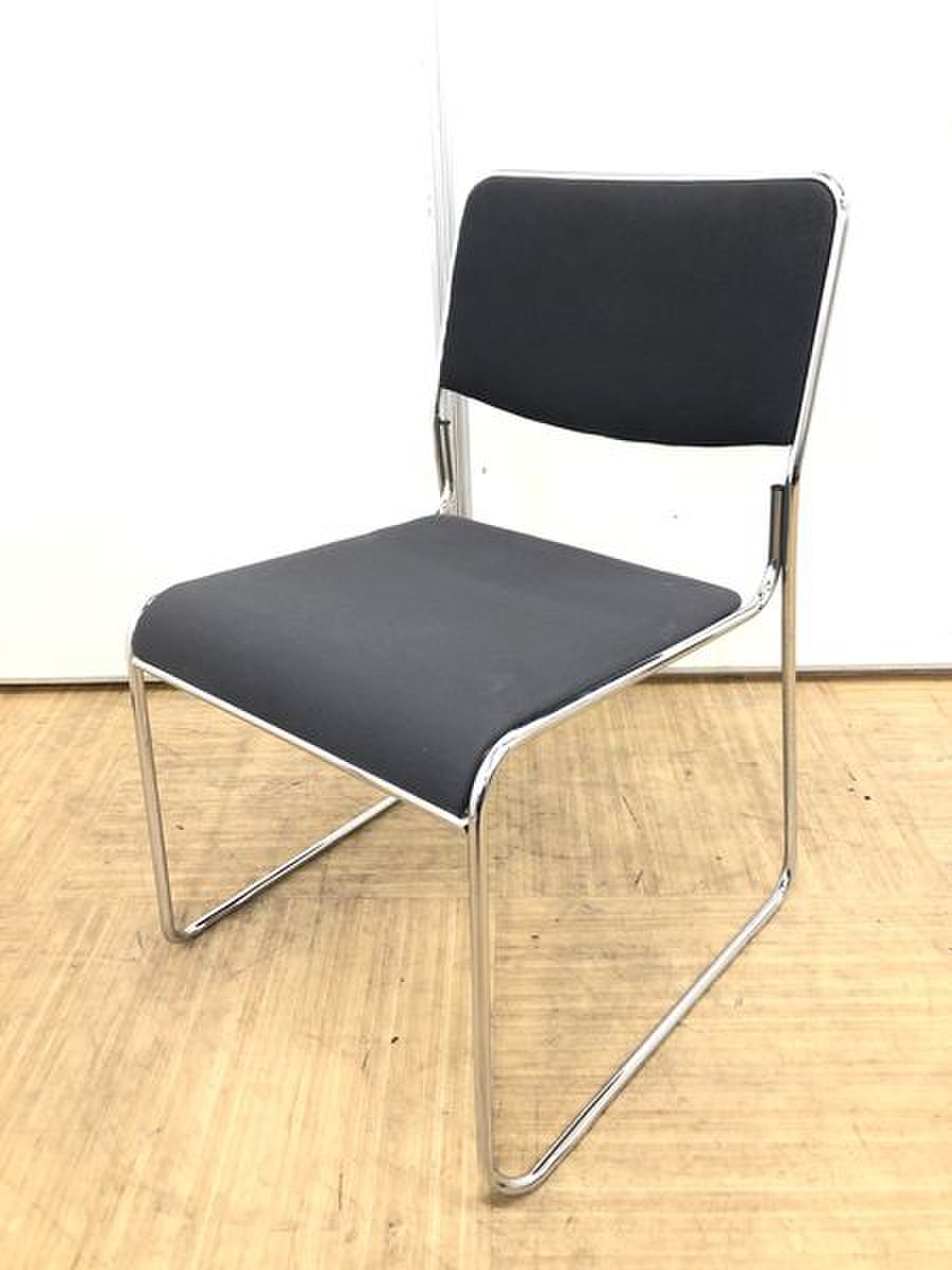 汚れの目立たない会議用チェア　入荷　収納時も積み重ね可能で収納で邪魔にならないチェア

                        その他シリーズ
                                    中古
            