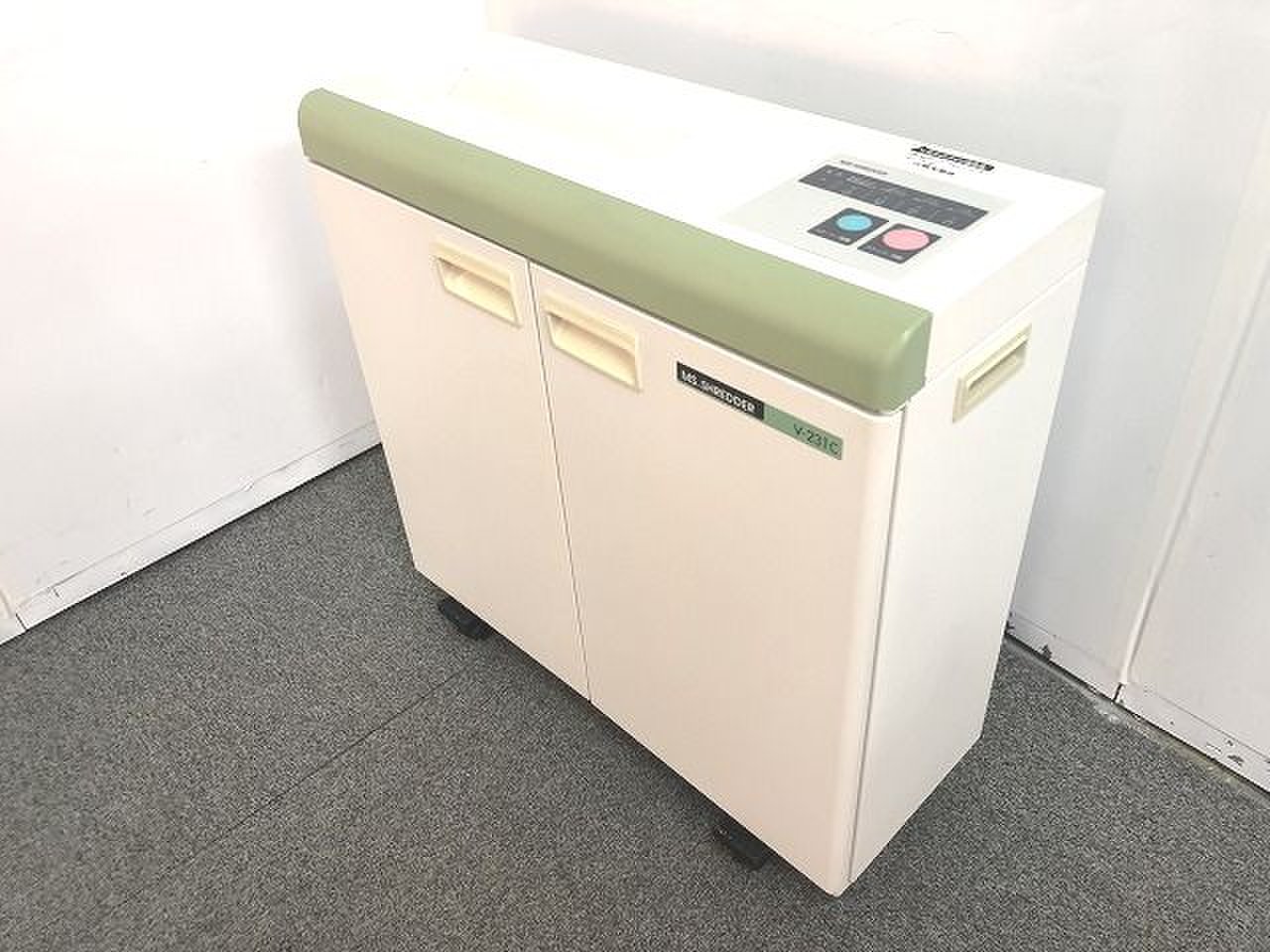 【人気のワンカットクロスでコンパクトなシュレッダ―の入荷です！！】
                        Vシリーズ
                                    中古
            