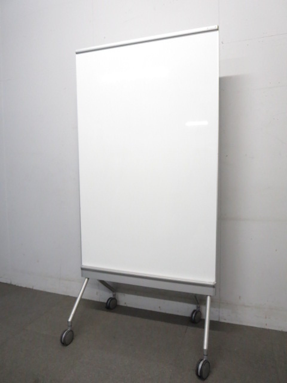 【希少商材！】ホワイトボードパーテーション！キャスター付き！【衝立！】
                        その他シリーズ
                                    中古
            