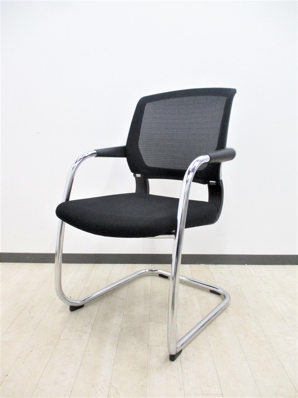 【創造的なコミュニケーションをサポートするチェア】コクヨのサテリテチェアの入荷！
                        サテリテ（キャスタータイプ） 
                                    中古
            