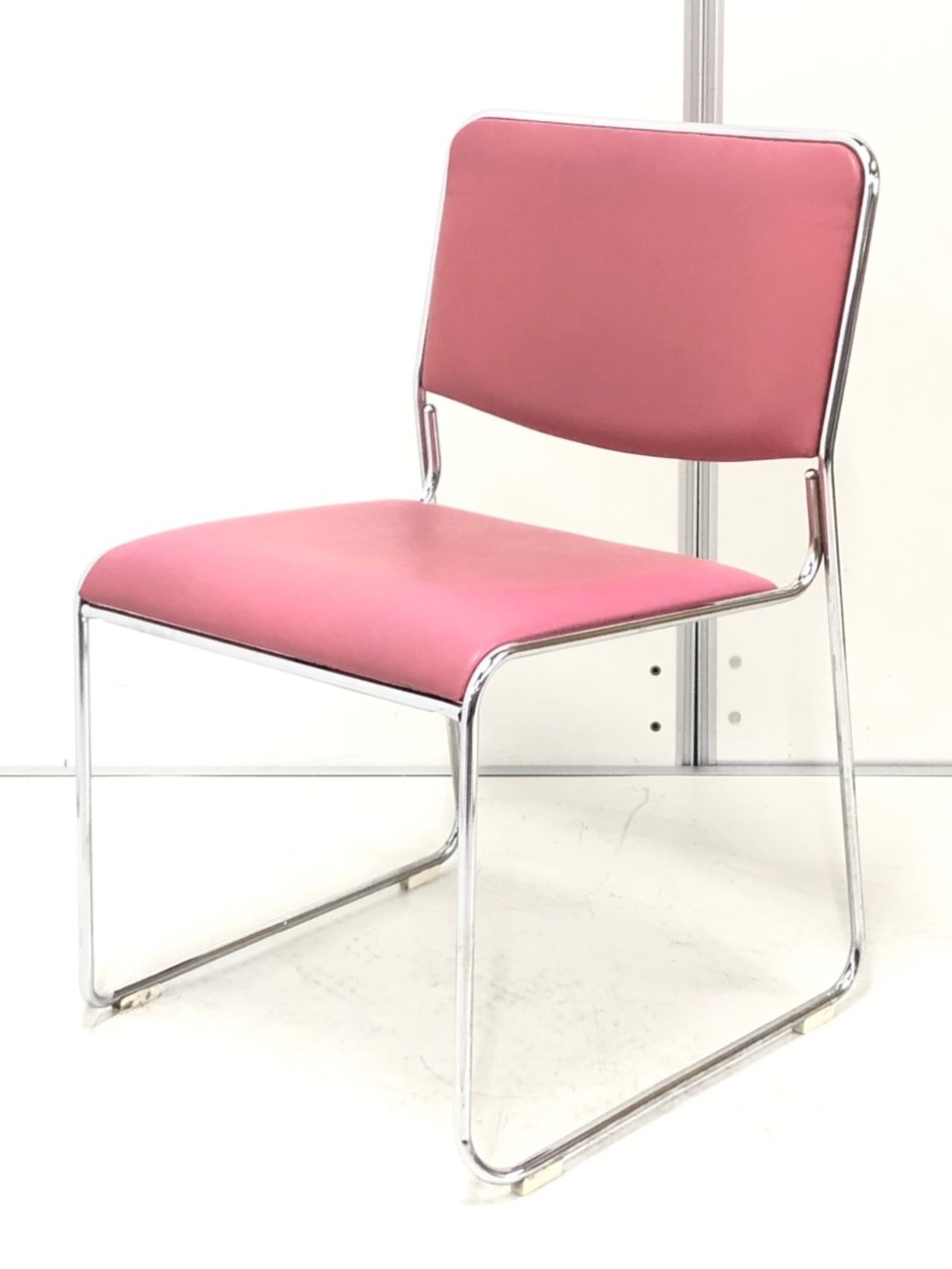 お手入れ楽々！
ビニール生地で水分を吸いにくい！
休憩室や介護現場などに人気です！
                        その他シリーズ
                                    中古
            