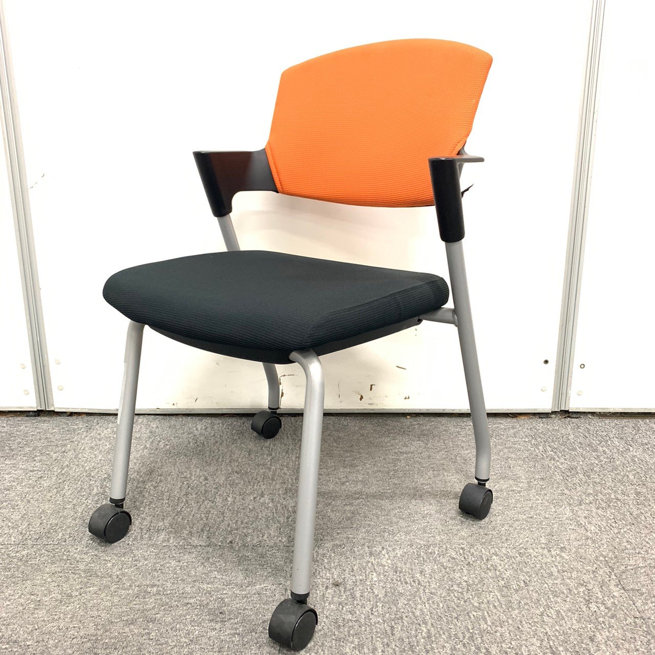 大人気！コクヨ製｜プロッティが大量入荷☆　鮮やかなオレンジカラーでオススメです！
                        プロッティチェア(Protty)
                                    中古
            