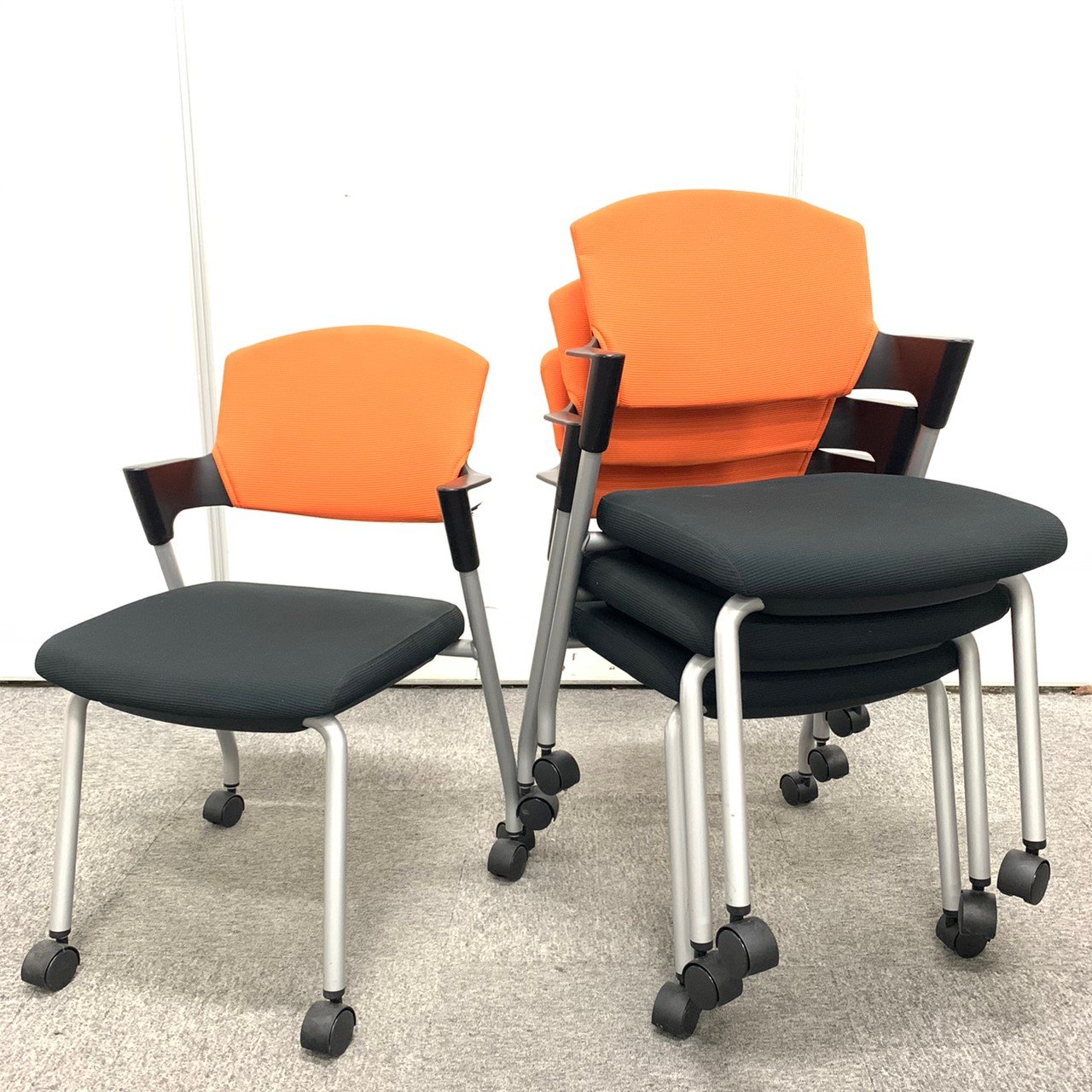 お買い得なセット販売！早い者勝ちです！【限定5セット】
                        プロッティチェア(Protty)
                                    中古
            