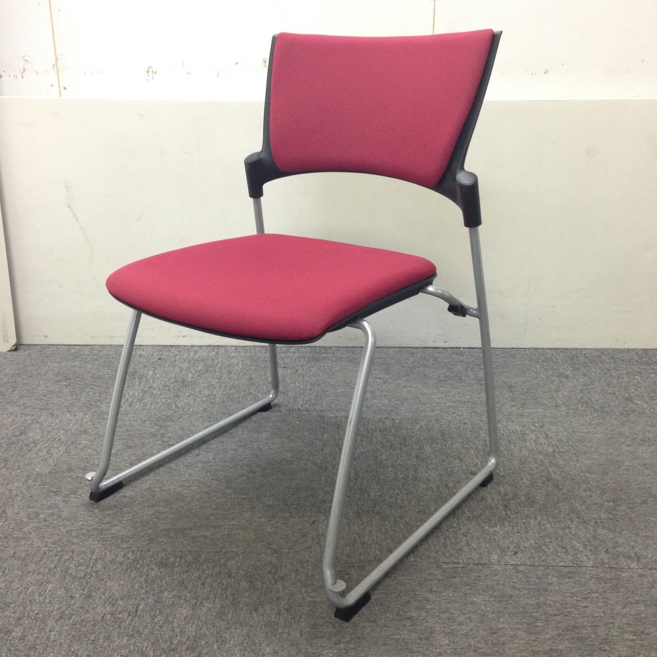 【状態良好！】イトーキの人気スタッキングチェア！【関西ナンバーワン在庫数！】
                        マノス 
                                    中古
            