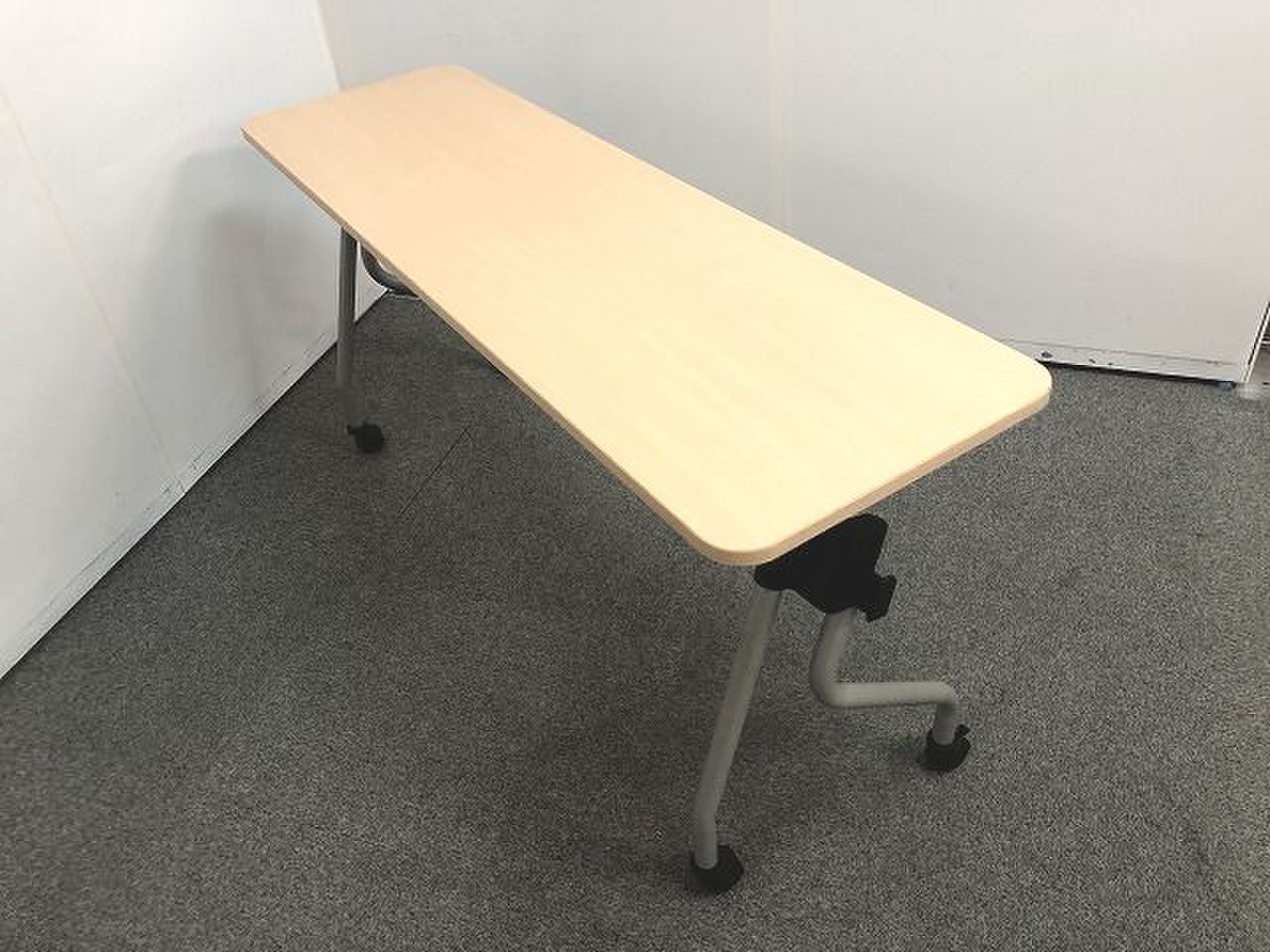 【会議や研修などにオススメ！！ナチュラルカラーのスタックテーブルの入荷です！！】
                        NTA-N テーブル 
                                    中古
            