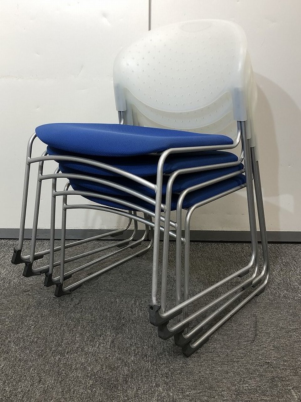 【4脚セット販売！！】クリアカラーにブルーカラーで爽やかな感じの雰囲気に！！
                        クリケット 
                                    中古
            