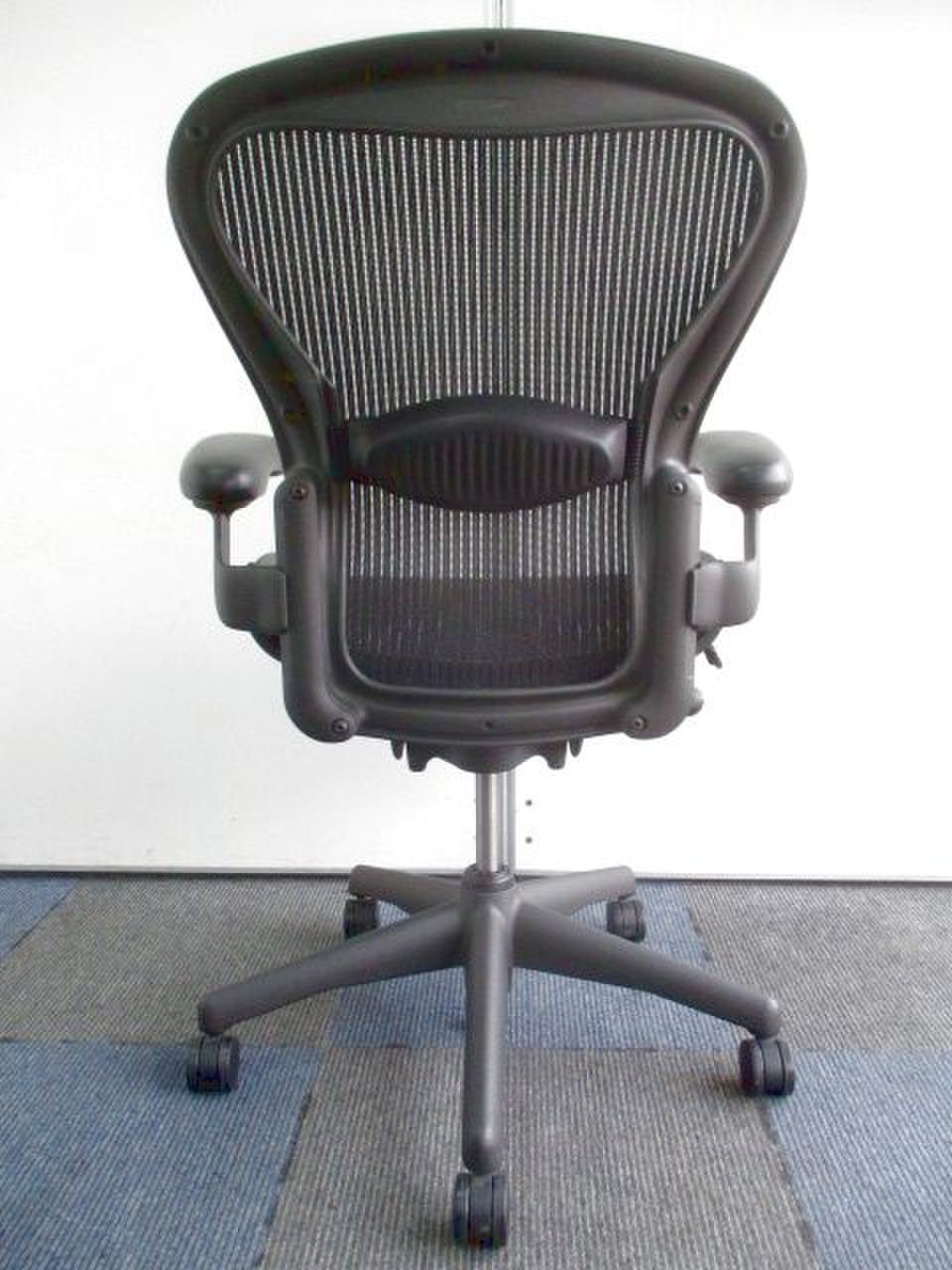 中古】アーロンチェア AE111PWB AJ G1 BB BK 3D01 Herman Miller