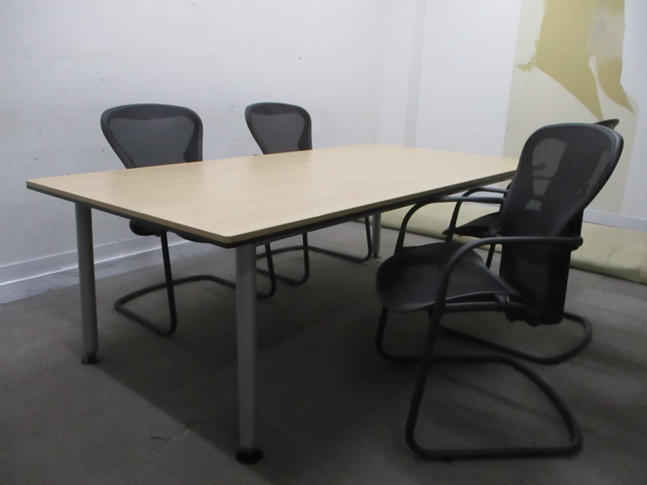 【KS】【松戸店限定商品】国内高級なテーブルと海外高級チェアが組み合わさったチェア！
                        ラティオⅡ 
                                    中古
            