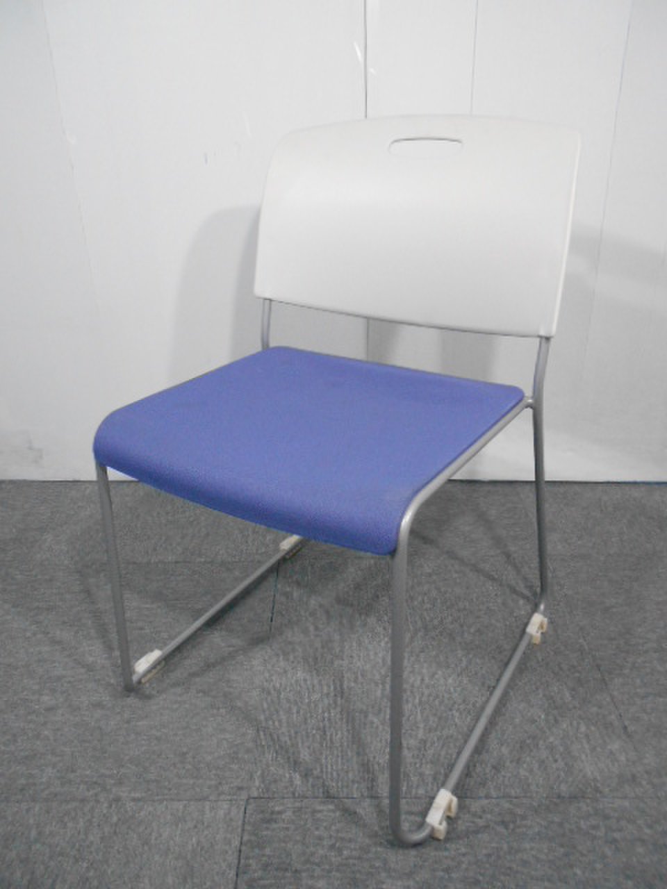 定番の会議チェアが入荷!!迷ったらこのチェアで間違いない!!関西倉庫在庫
                        MP-150シリーズ 
                                    中古
            