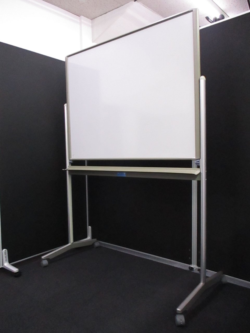 【KS】脚のデザインがカッコイイ！国内メーカーで安心！
                        その他シリーズ
                                    中古
            