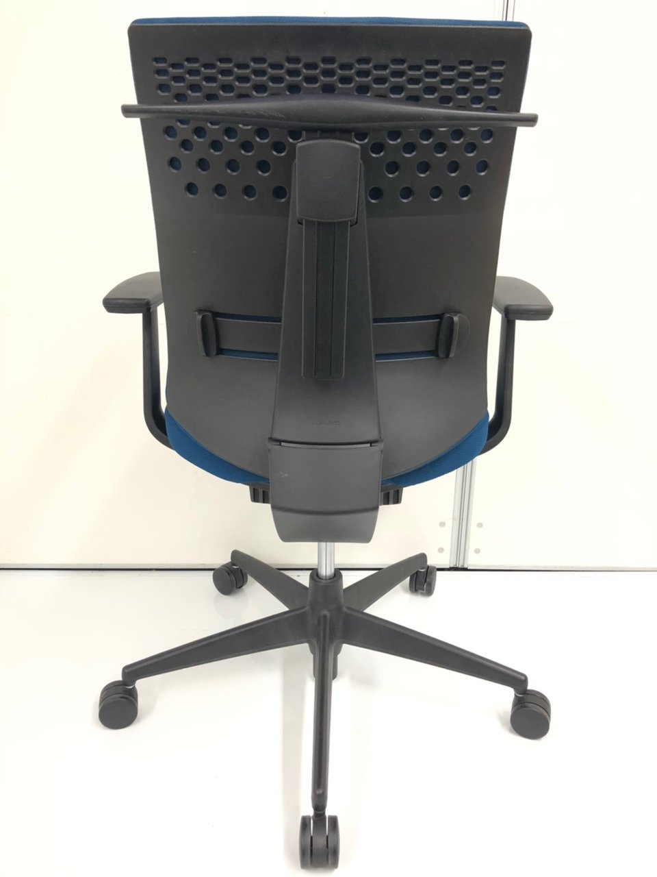 中古】ウィザード2 コクヨ/KOKUYO 肘付ハイバックチェア 278000