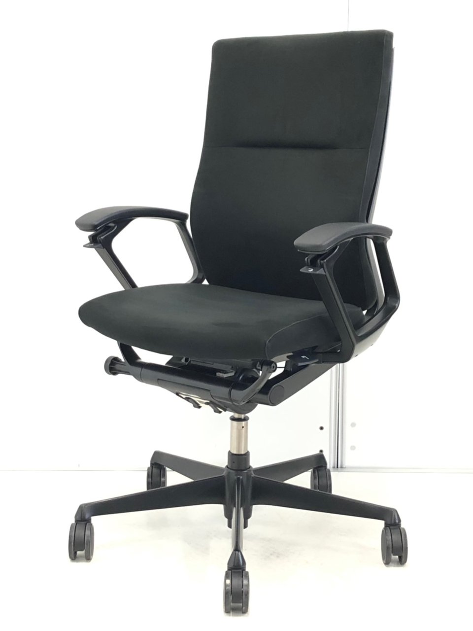 okamura オカムラ Duke デューク　チェア / デスクチェア オカムラ デュークチェア のご紹介 | 中古オフィス家具 ココロ