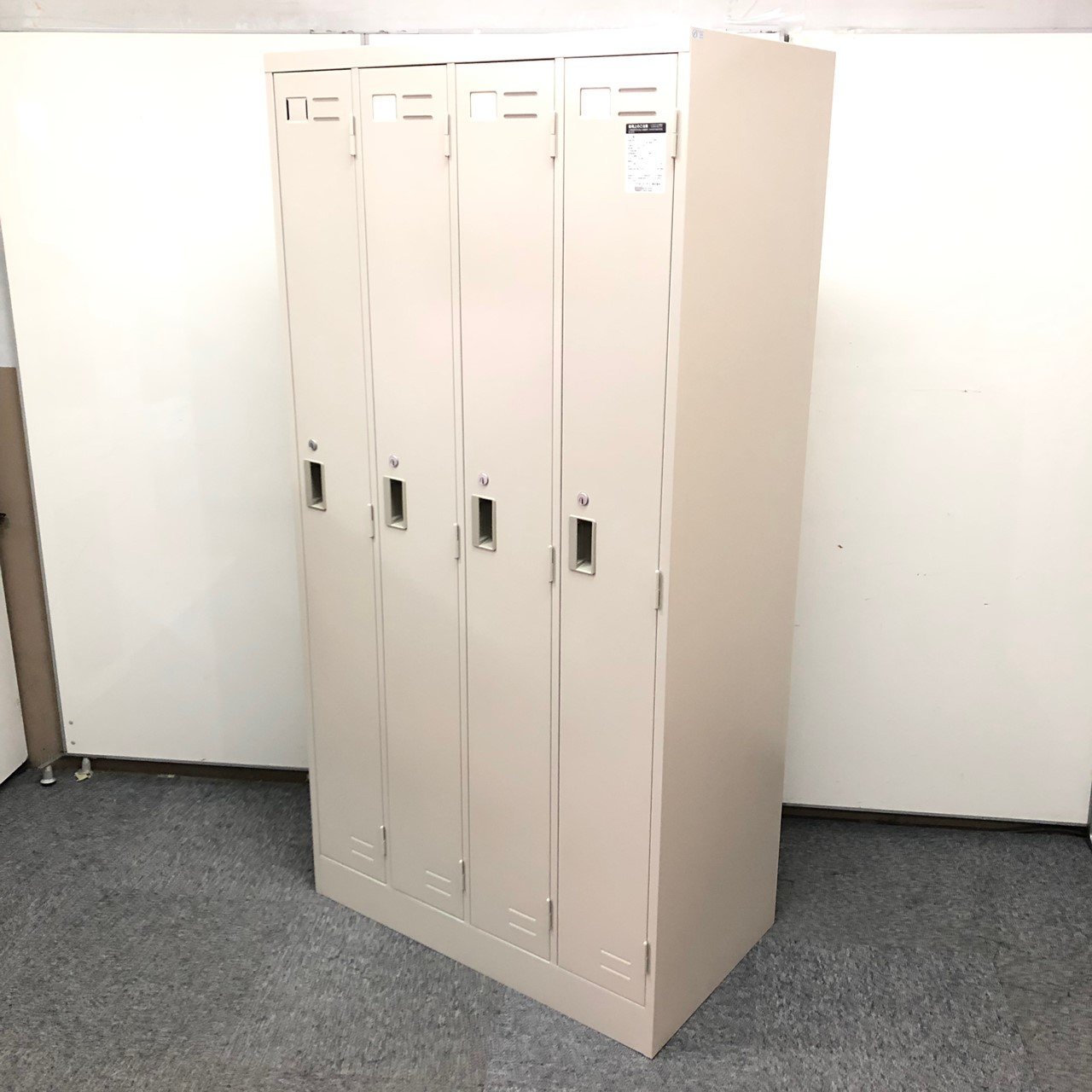 【人気の4人用ロッカー入荷！】増員の多い時期　早い者勝ちです。
                        LK
                                    中古
            