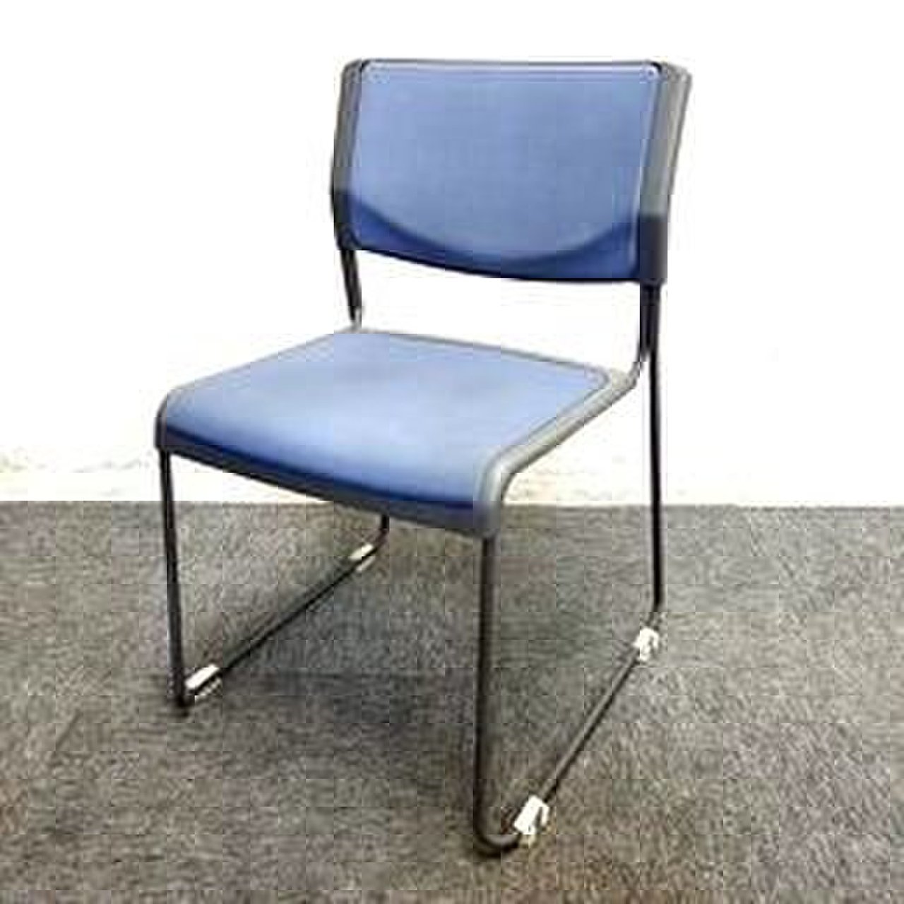 【ロット商品】ナイキ製｜優れた機能性と収納力を実現！使い勝手抜群のスタッキングチェア入荷致しました☆　中古家具　リサイクル
                        E147
                                    中古
            