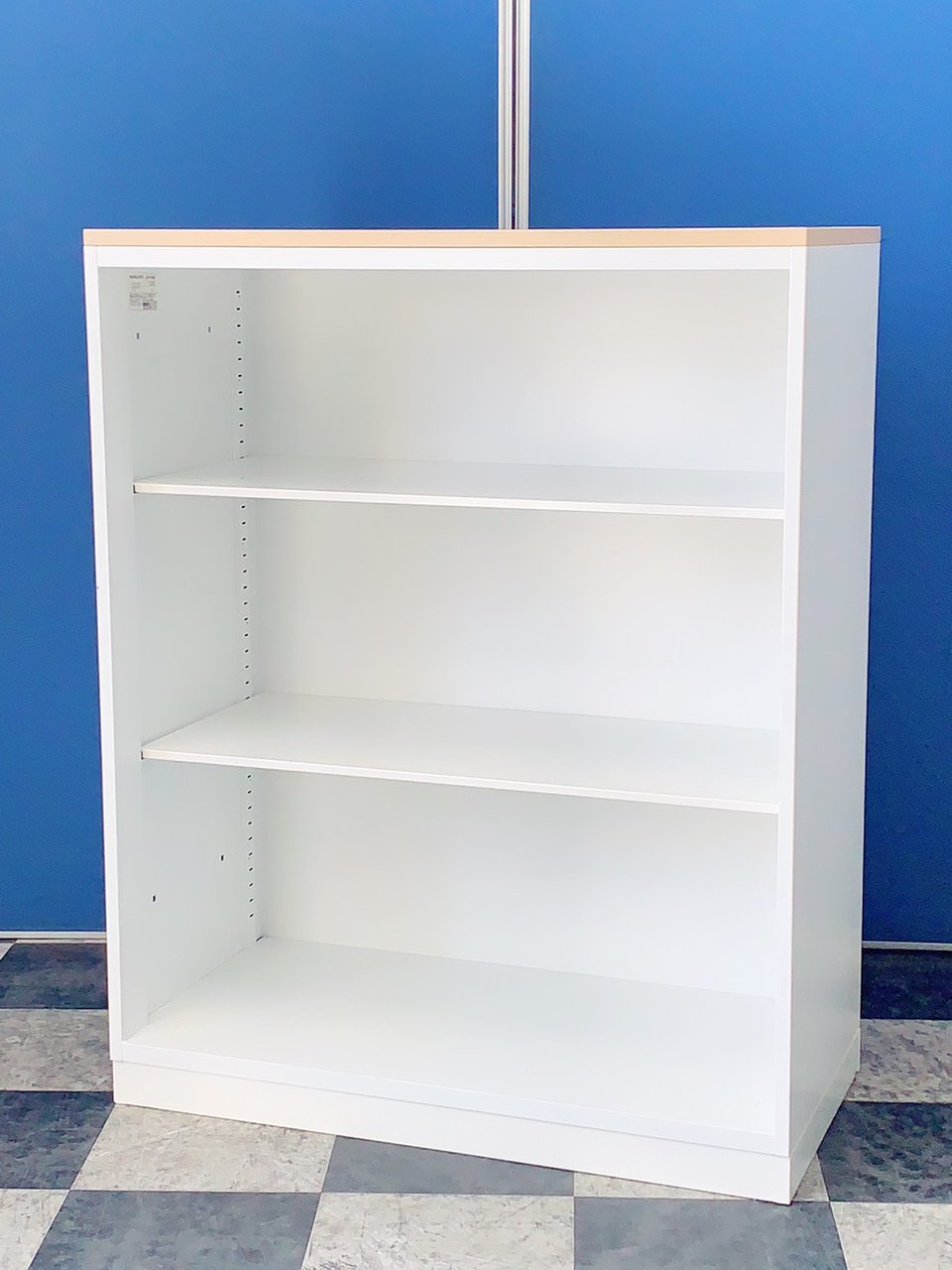 収納庫・カウンターとして人気のオープン書庫！木目天板付！
                        エディア 
                                    中古
            