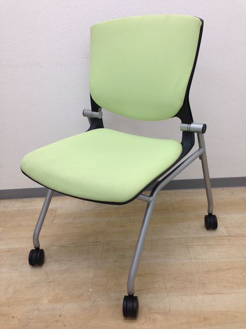 【7,000円→2,500円　在庫入替価格】柔らかい雰囲気のオフィスシーンへ　withコロナ期のレイアウト変更に！！【マル得】
                        グラータ 
                                    中古
            