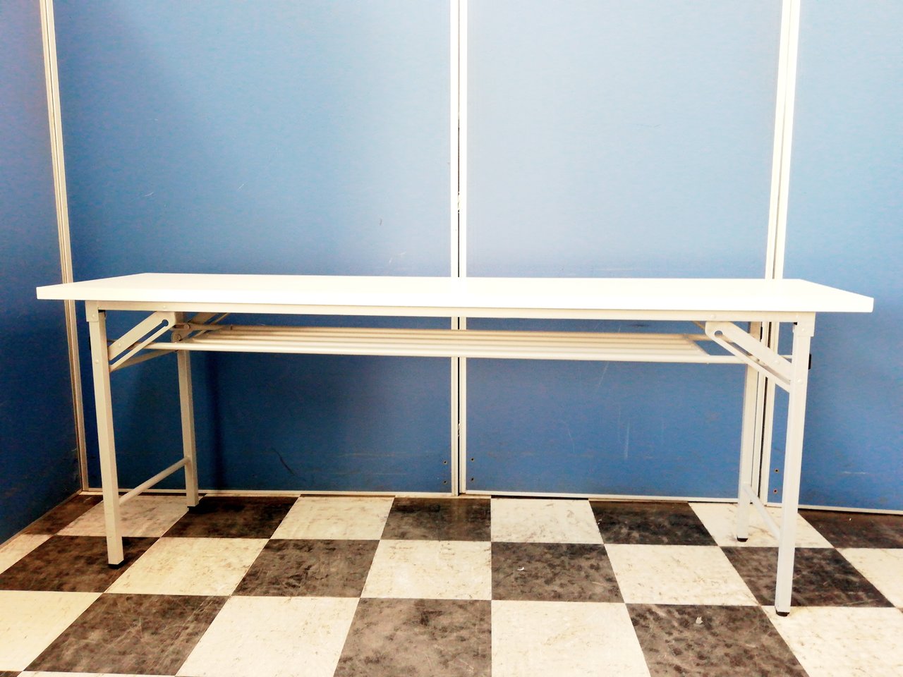 催事等に便利な折り畳みテーブル入荷！2台限定！
                        その他シリーズ
                                    中古
            