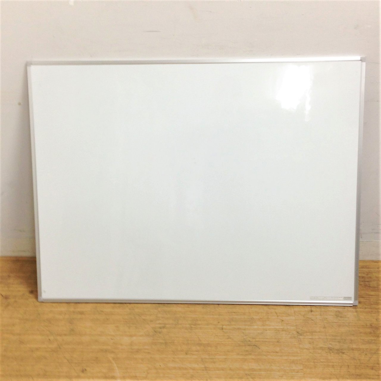 フック付き　壁掛けホワイトボード
                        その他
                                    中古
            