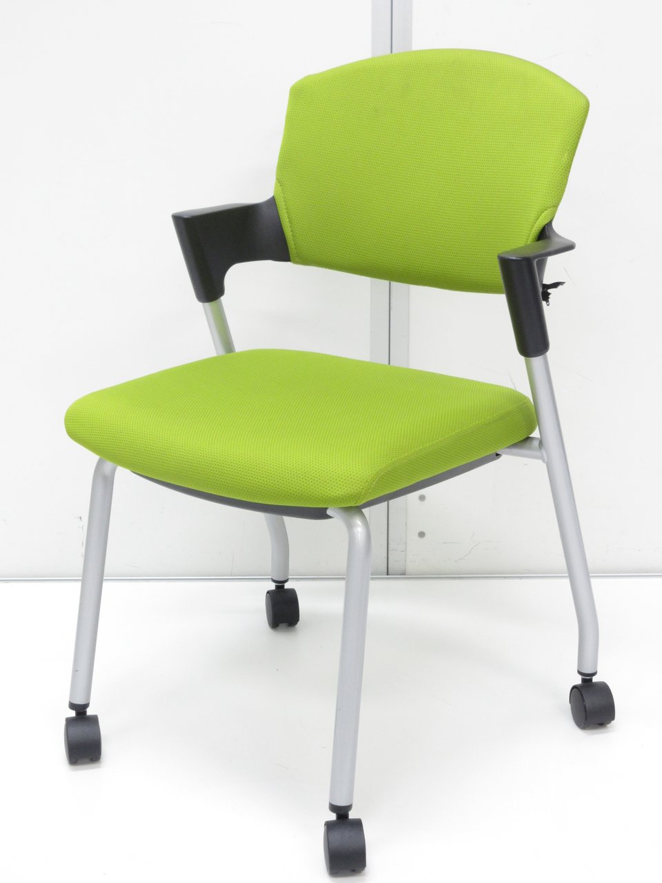 【肘無】【良好品】【打ち合わせにおすすめ！肘一体型のミーティングチェア！】コクヨ製/プロッティー/イエロー
                        プロッティ（キャスター付） 
                                    中古
            